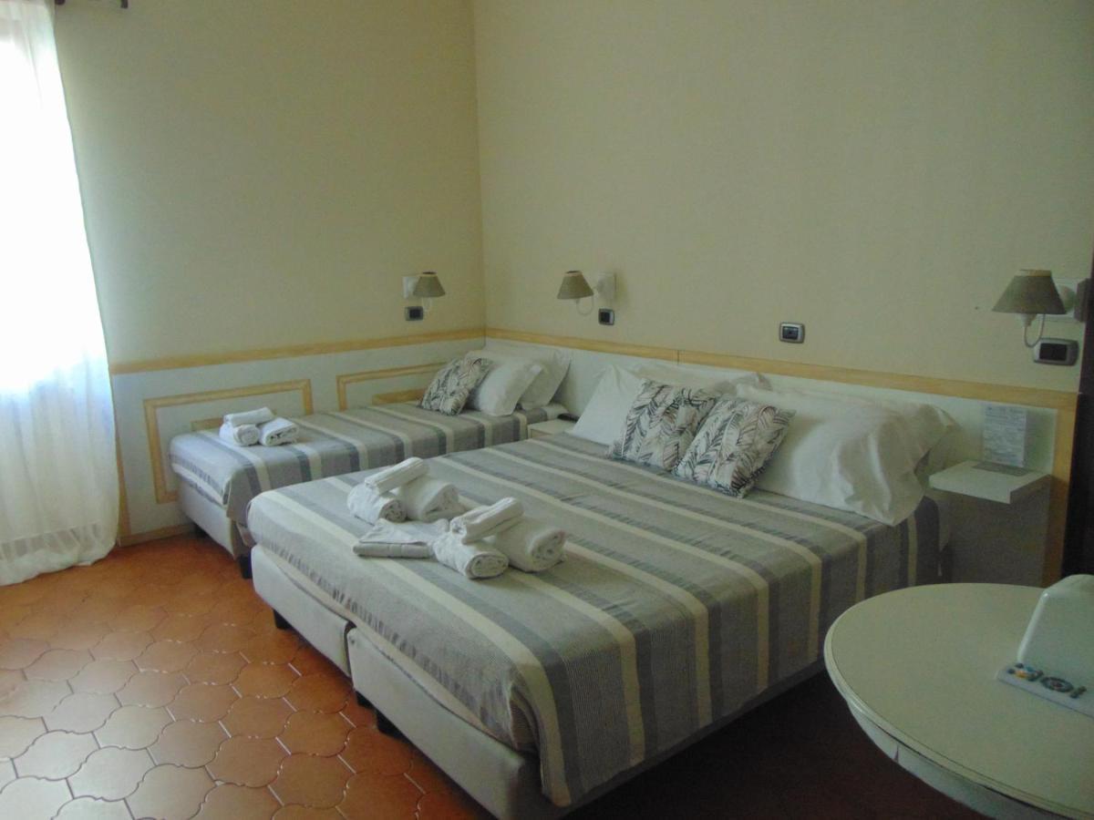 L'Antico Borgo Elena Noli Hotell Exteriör bild