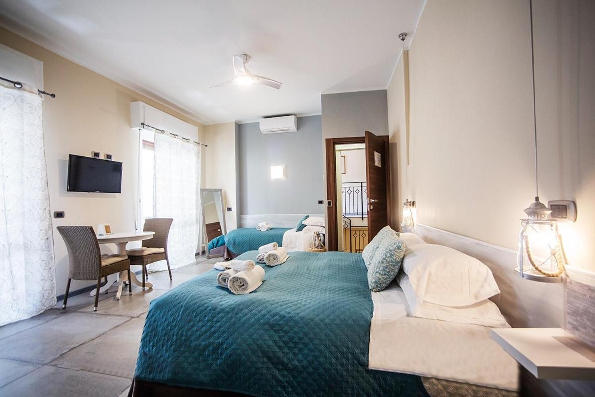 L'Antico Borgo Elena Noli Hotell Exteriör bild